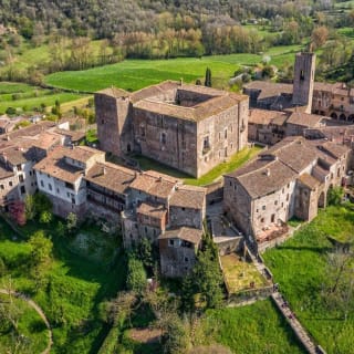 Tour Medieval en grupo reducido: Besalú, Castellfollit  y Santa Pau desde Barcelona 5