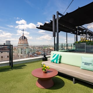 Ella Sky Bar: Aperitivo y Bebida con vistas a Gran Vía 5