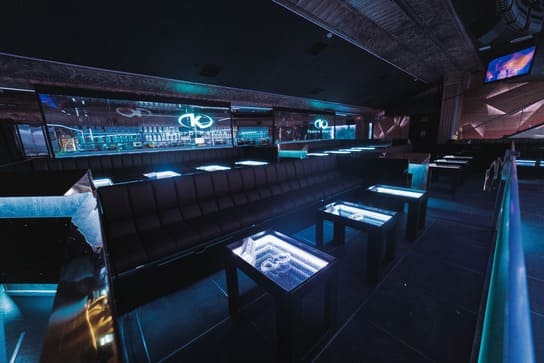 Main Room: VIP & Pista (Planta 1)