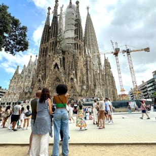Sagrada Familia: Entrada de acceso rápido + Tour guiado privado