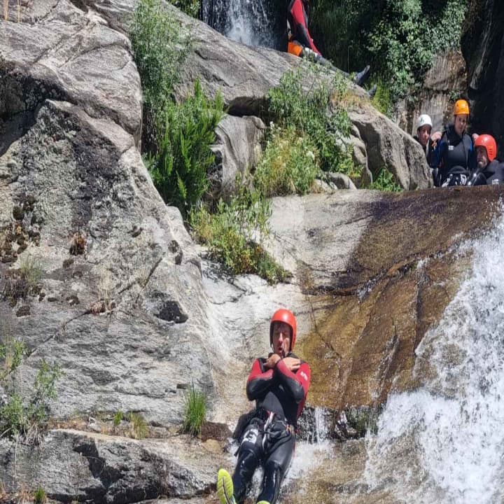 Madrid: Paseo de Barranquismo - Aventura Acuática con Guía Experto