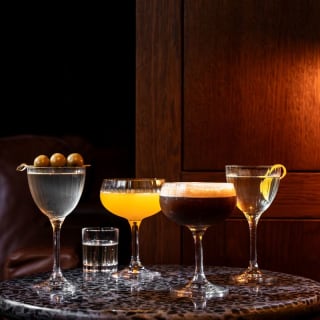 Martini & Fries en Punch Room 5