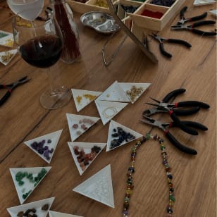 Taller de joyas con vino ilimitado