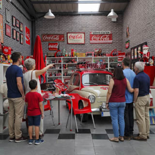 Visitas guiadas al showroom de coches Retromobile 4