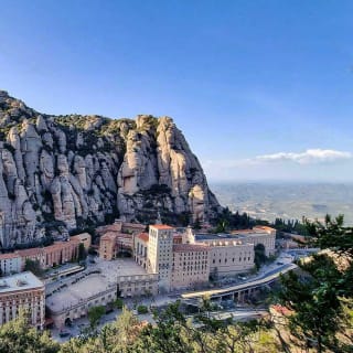 Tour Privado Guiado a Montserrat Todo Incluido con recogida en Barcelona 1