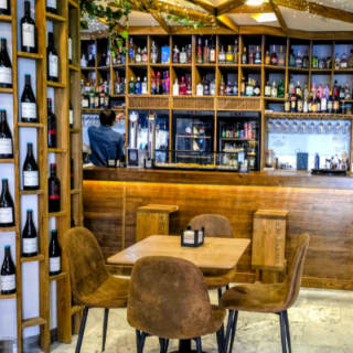 Degustación de 3 copas de vino + 3 tapas 1